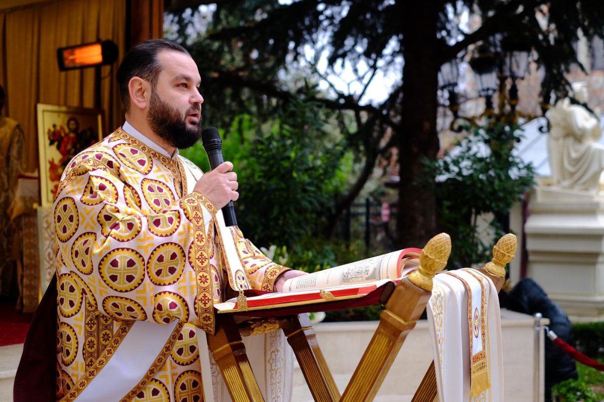 Slujire arhierească la Mănăstirea Radu Vodă 317393