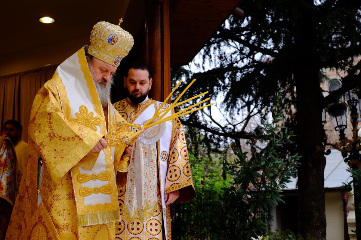 Slujire arhierească la Mănăstirea Radu Vodă 317394