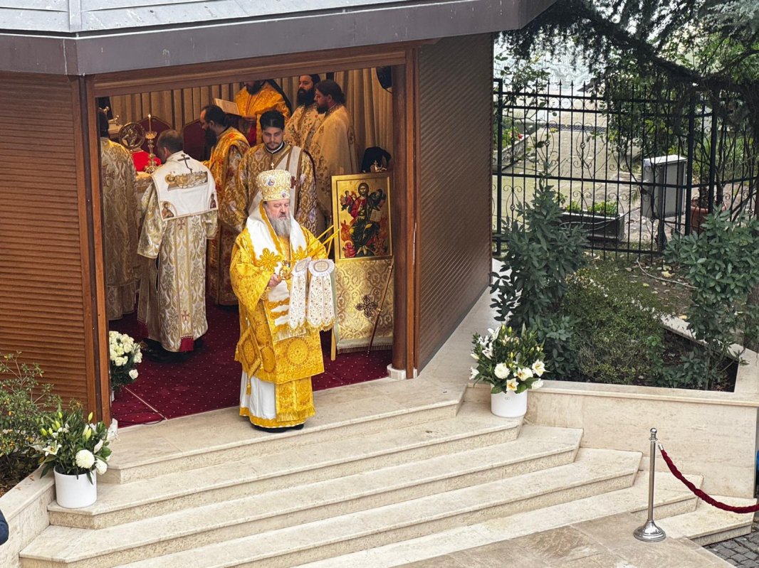 Slujire arhierească la Mănăstirea Radu Vodă 317396