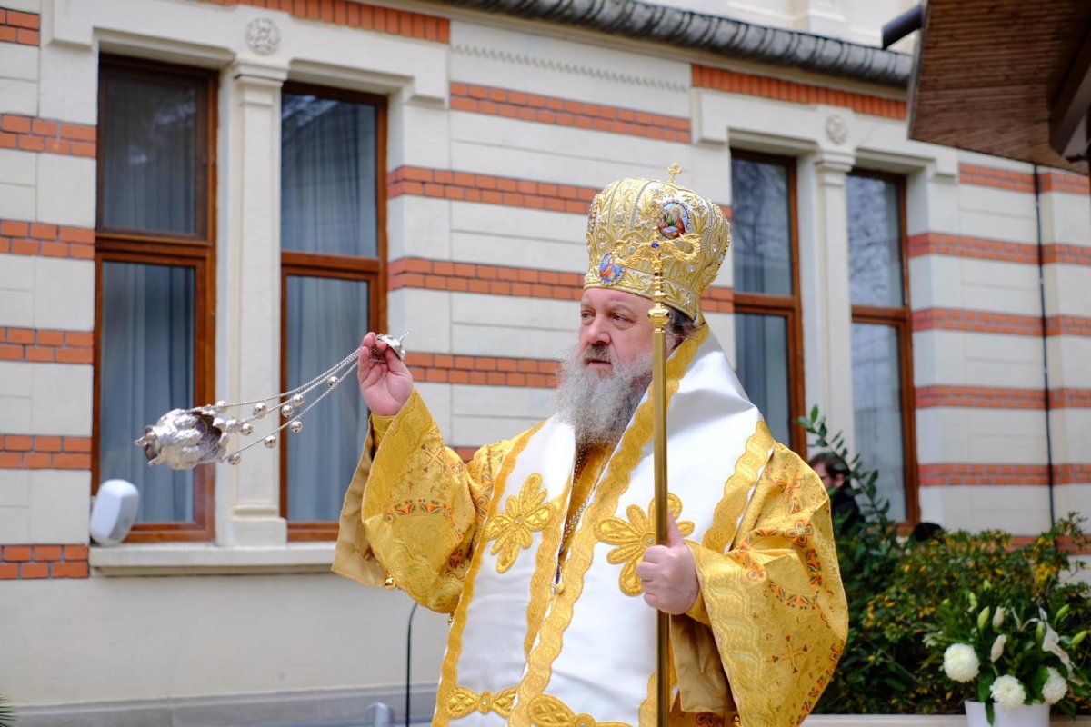 Slujire arhierească la Mănăstirea Radu Vodă 317397