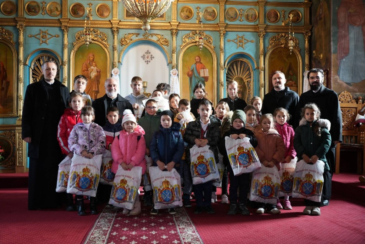 Activități dedicate copiilor și tinerilor la Dunărea de Jos 317585