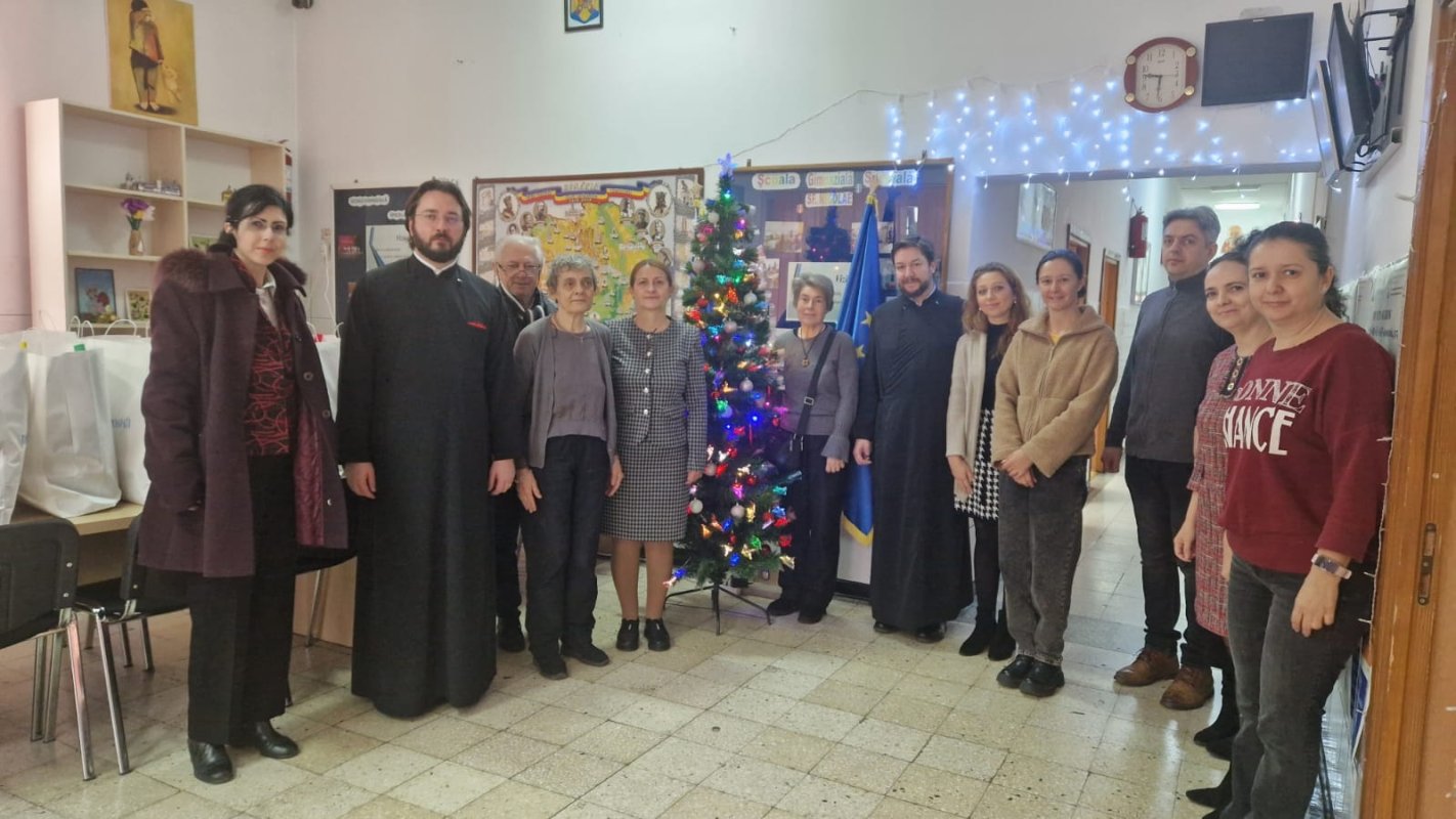 Cadouri pentru copiii Școlii Speciale „Sfântul Nicolae” din Bucureşti 317858