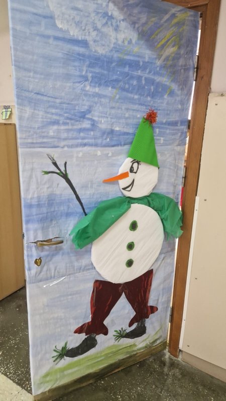 Cadouri pentru copiii Școlii Speciale „Sfântul Nicolae” din Bucureşti 317861