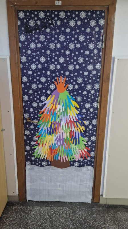 Cadouri pentru copiii Școlii Speciale „Sfântul Nicolae” din Bucureşti 317862