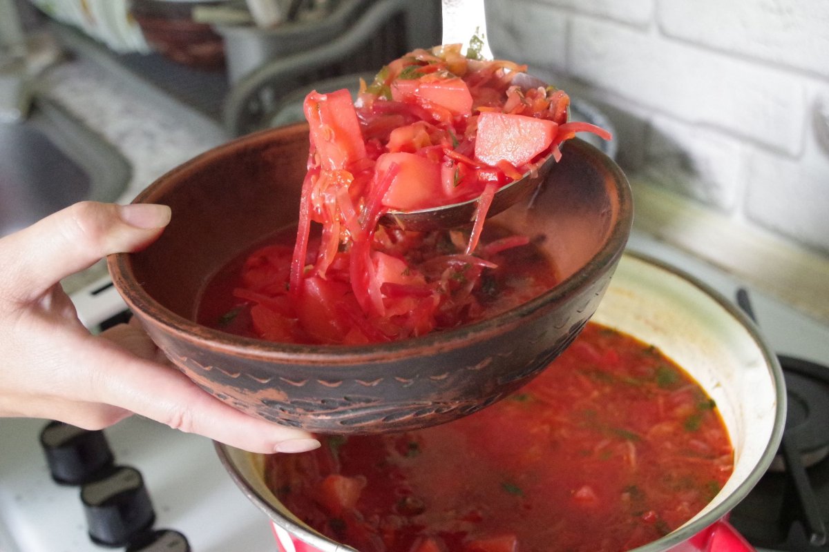 Cele cinci ingrediente din borşul ucrainean tradițional 317800