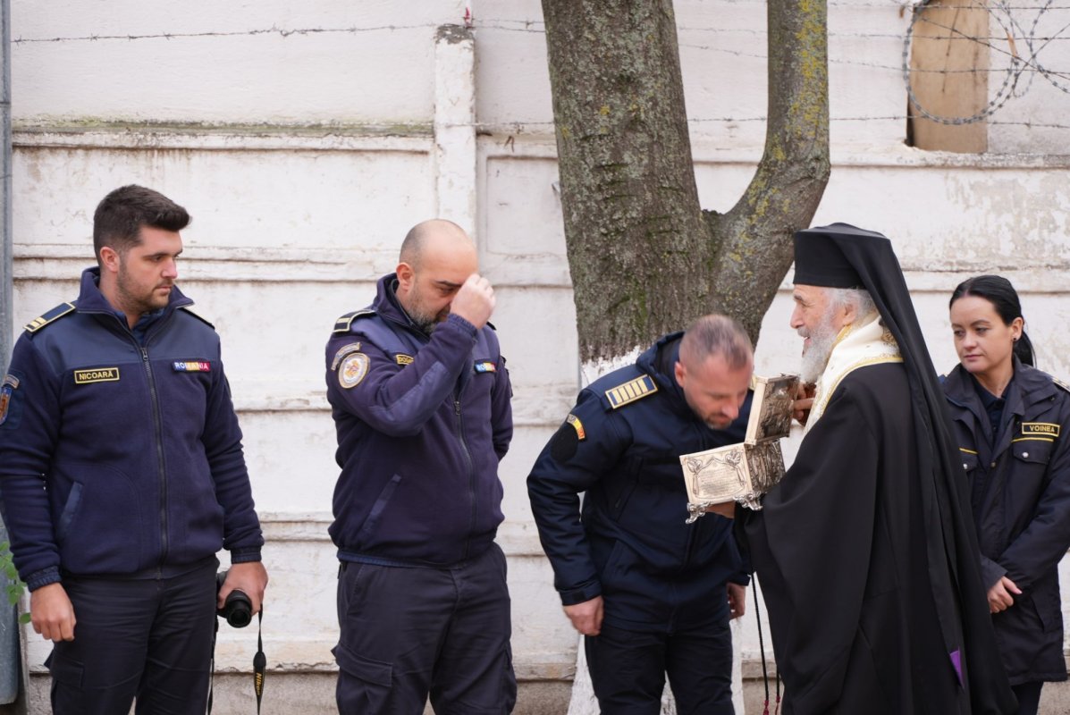 Cinstirea Sfântului Nicolae la Brăila prin procesiuni și ajutorarea semenilor 317833