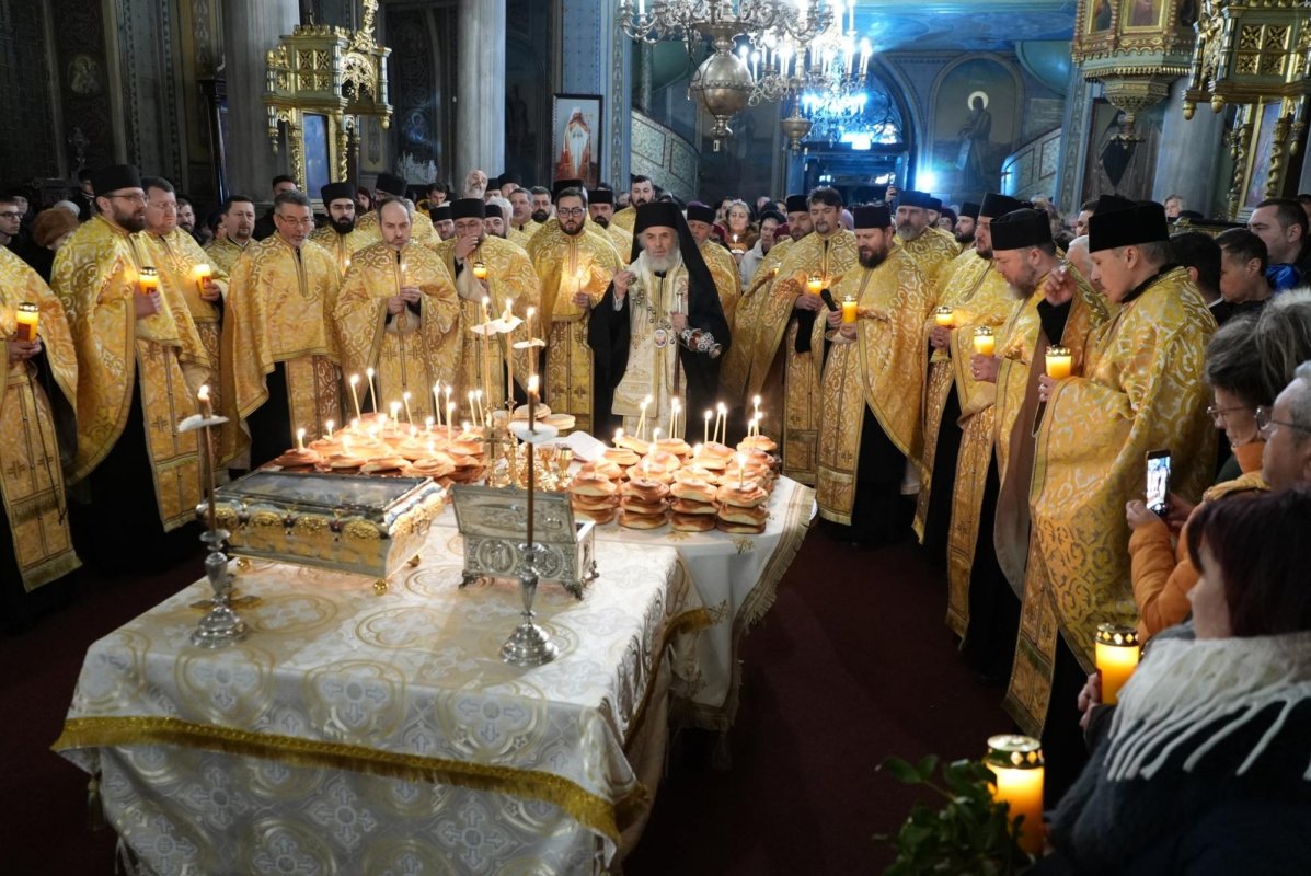 Cinstirea Sfântului Nicolae la Brăila prin procesiuni și ajutorarea semenilor 317834