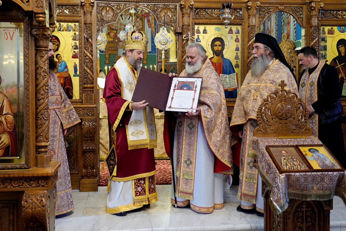 Slujbă pentru cei trei mari duhovnici ai Mănăstirii Sihăstria 318127