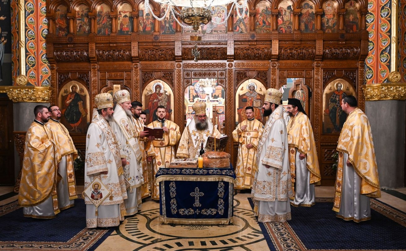 Sărbătoare la Catedrala Episcopală din Deva 318166