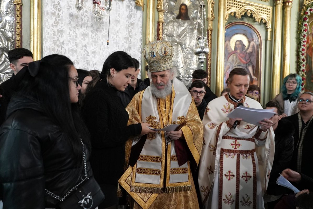 Momente de înălțare duhovnicească pentru credincioșii de la Dunărea de Jos 318216