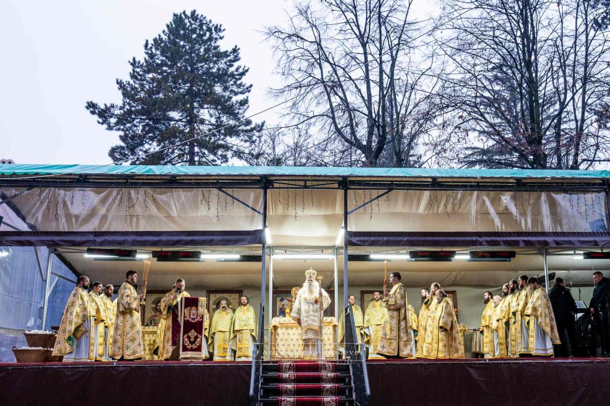 Slujire arhierească la Catedrala Arhiepiscopală din Suceava 318222