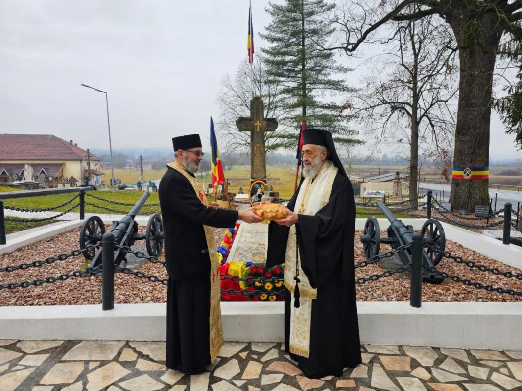 Binecuvântarea noii capele mortuare din Parohia Câlnic, Protopopiatul Sebeș 318411