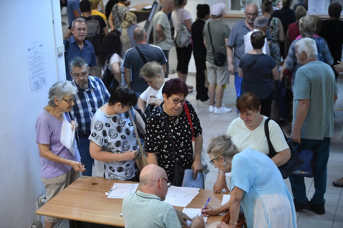 Doar 1,7% dintre români mai lucrează şi după pensionare 318403