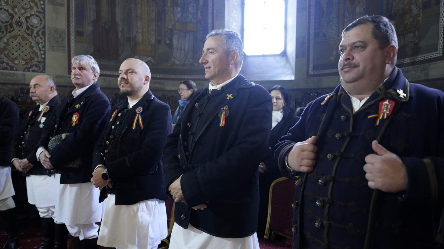 Liturghie arhierească în Şcheii Braşovului 318446