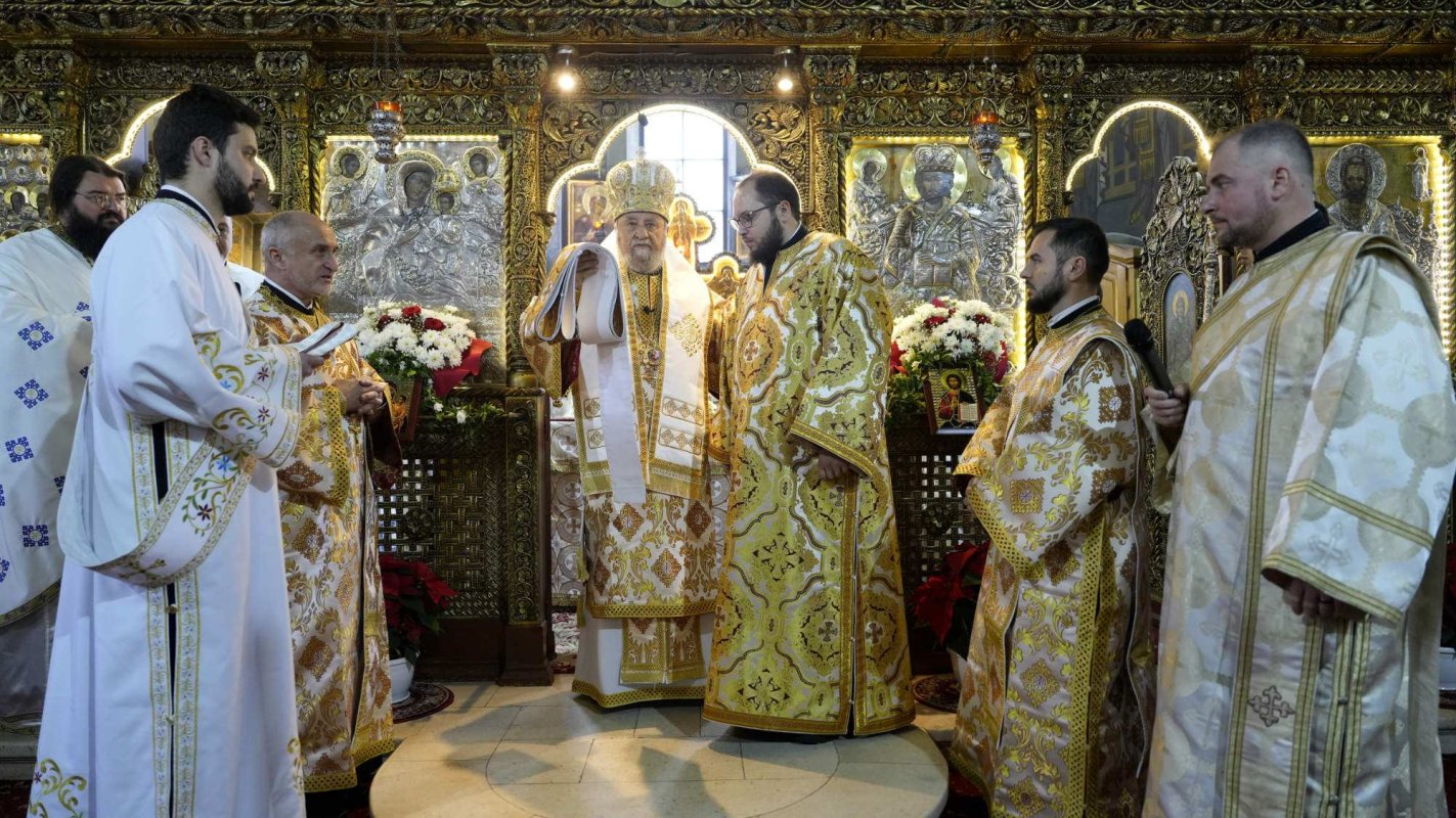 Liturghie arhierească în Şcheii Braşovului 318449