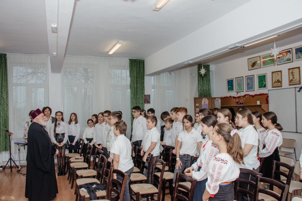 Serbare de Crăciun la Școala Gimnazială „Alexandru Ciucurencu” din Tulcea 318460