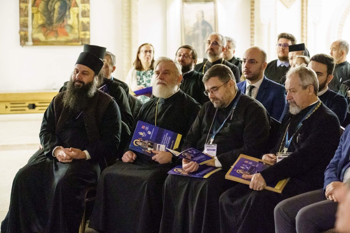 Simpozionul internațional „Sfântul Ierarh Dosoftei” la Iași 318590