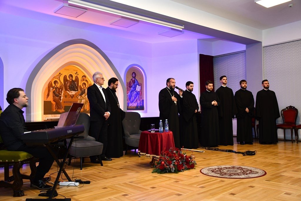 Concert de colinde și conferință la Centrul eparhial din Caransebeș 318731