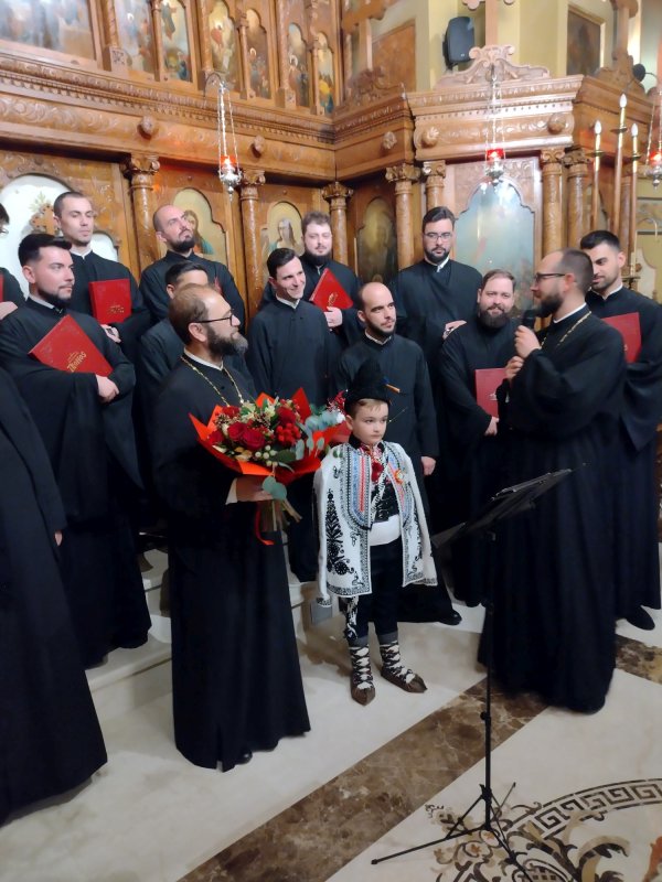 Vestirea Nașterii Domnului în Parohia Andronache din București 318754