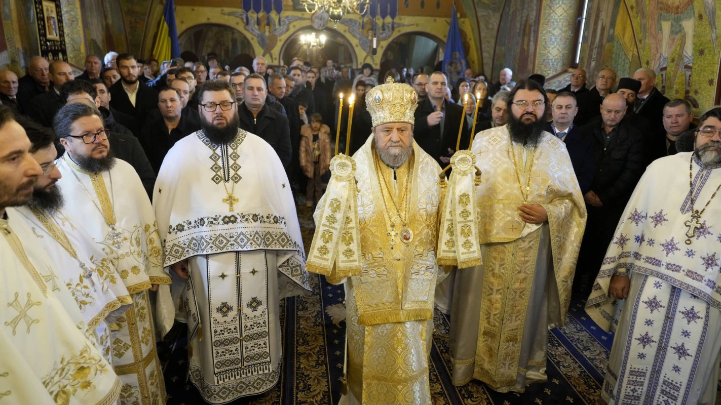 Binecuvântare arhierească la Feldioara, judeţul Braşov 318921