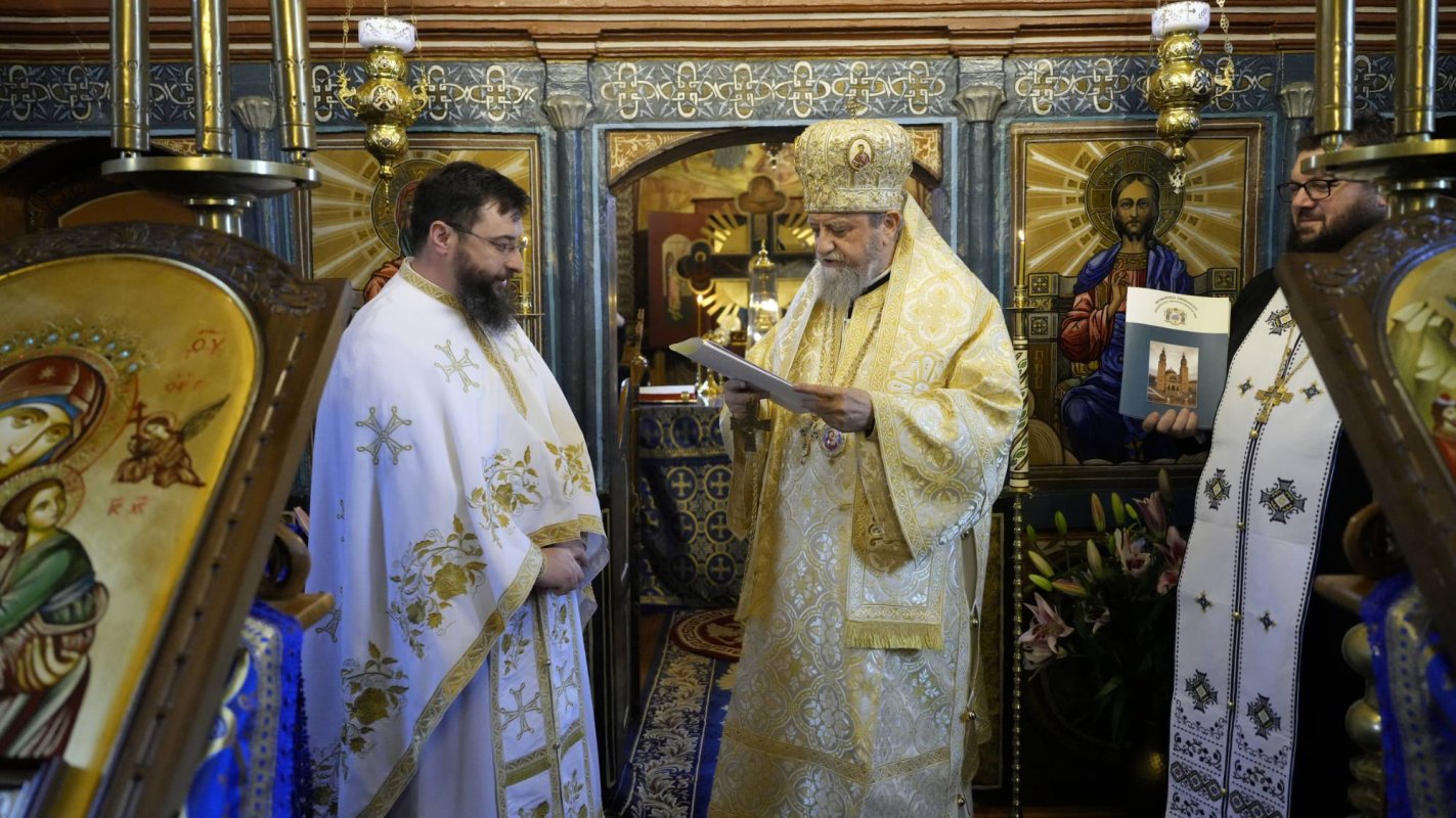 Binecuvântare arhierească la Feldioara, judeţul Braşov 318926