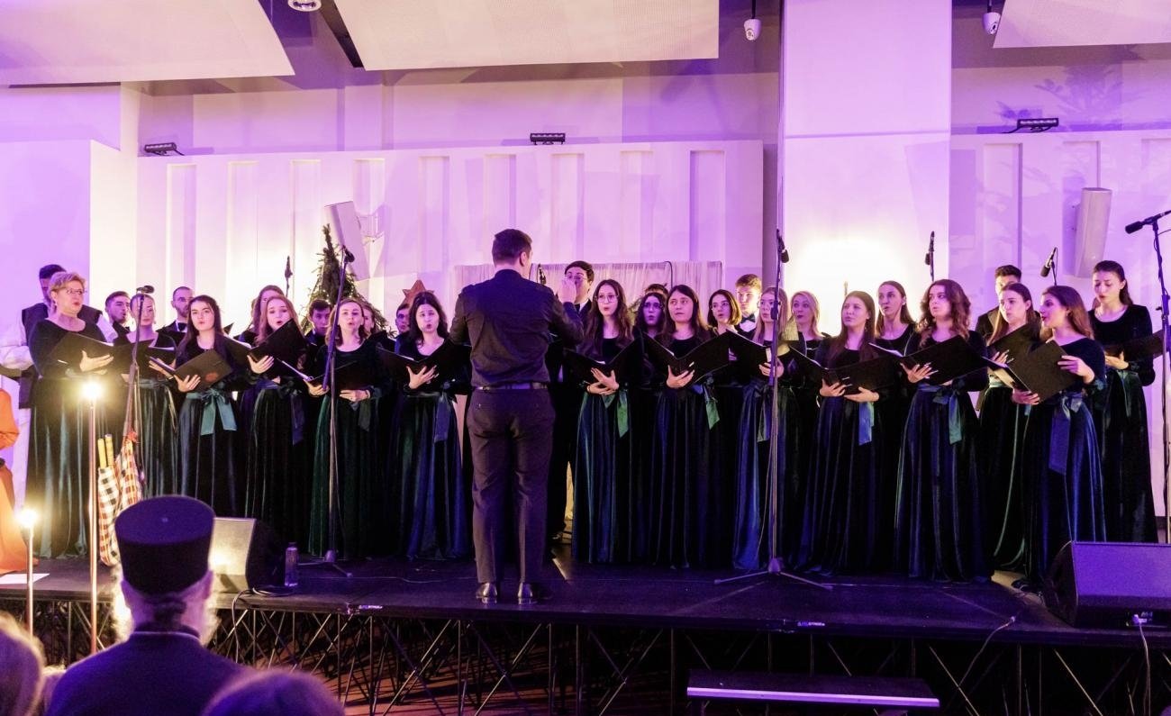 Bucuria Betleemului care a deschis Edenul, împărtășită ieșenilor la concertul de colinde 318957