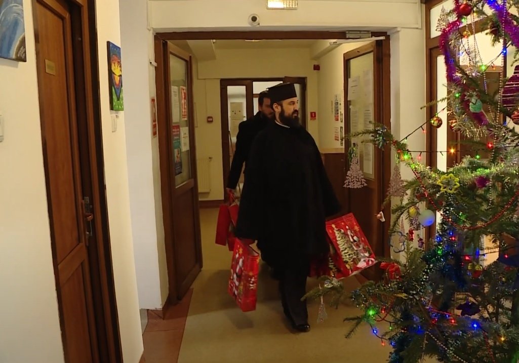 Clericii din Protoieria Sector 2 au vizitat pacienții Centrului „Sfântul Nectarie” 318972