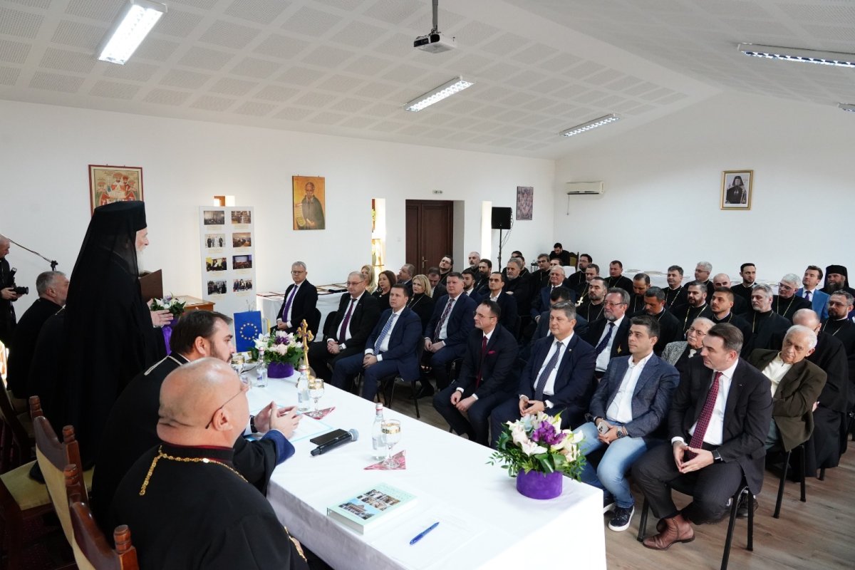 Expoziție aniversară la Mănăstirea Stelea din Târgoviște 318977