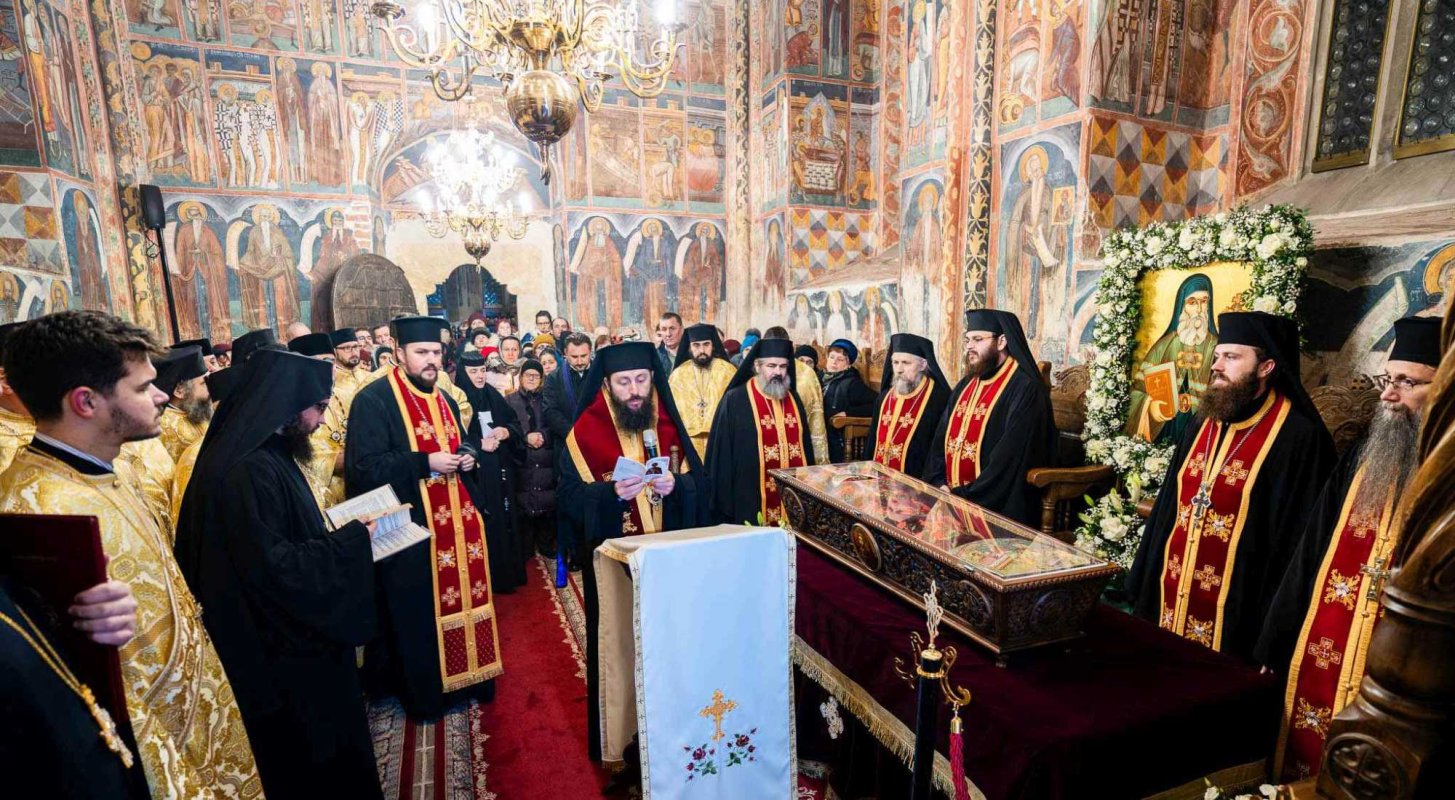 Sfântul Ierarh Dosoftei a fost cinstit în mănăstirea sa de metanie 318959