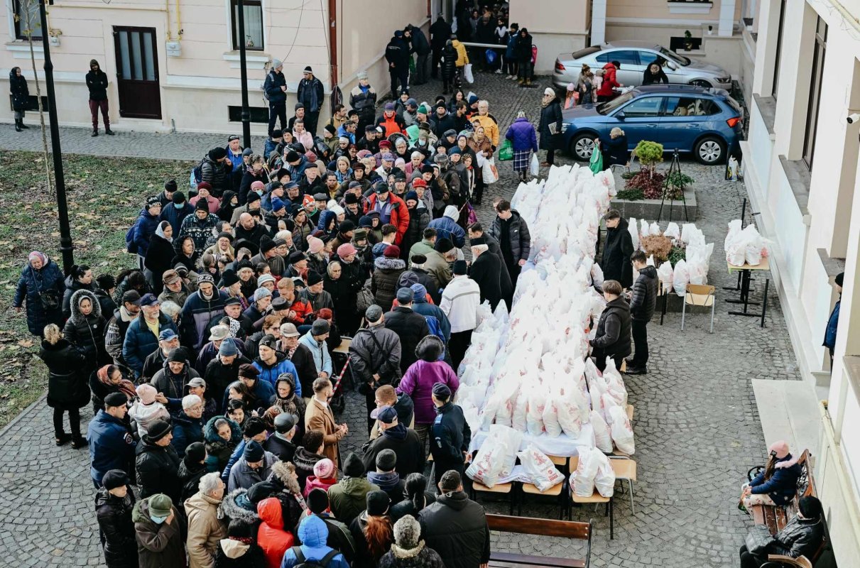 740 de pachete oferite persoanelor nevoiașe prin Sectorul social-filantropic al Arhiepiscopiei Clujului 319106