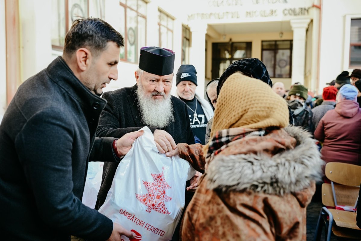 740 de pachete oferite persoanelor nevoiașe prin Sectorul social-filantropic al Arhiepiscopiei Clujului 319107