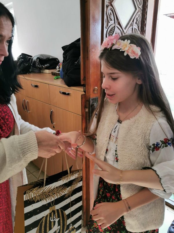 Concert de colinde şi acţiune filatropică la o cantină socială din Capitală 319153