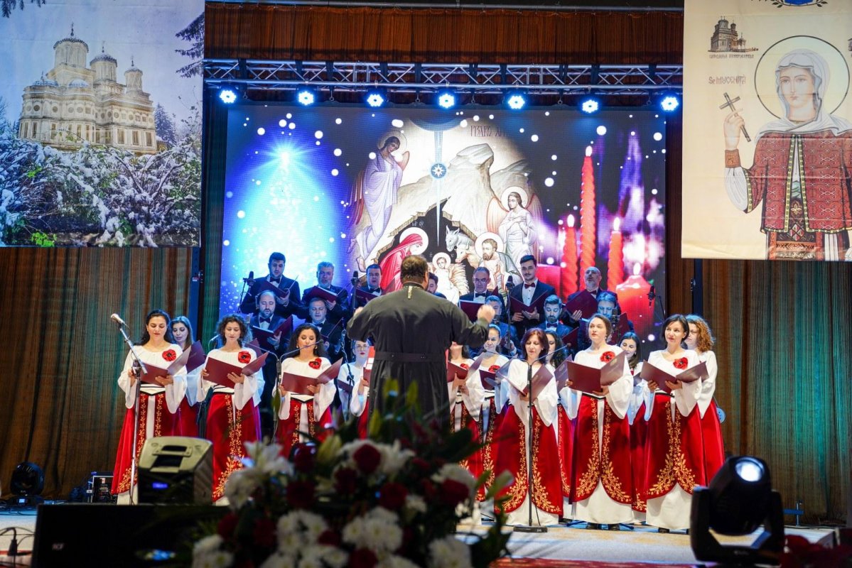 Concertul caritabil de colinde „Dar din dar” la Pitești  319142