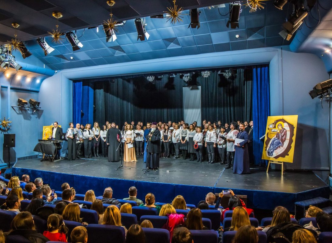 Festivalul „Tradiții și obiceiuri din bătrâni” la Târgu Jiu 319113