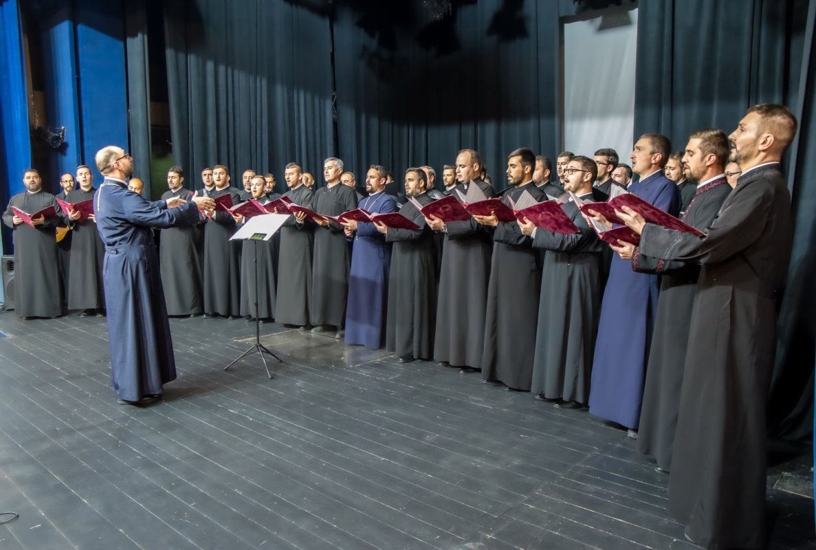 Festivalul „Tradiții și obiceiuri din bătrâni” la Târgu Jiu 319114