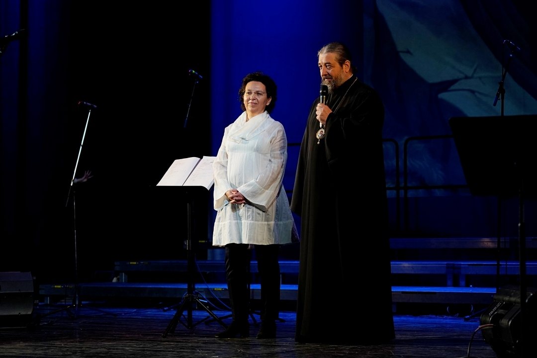 Gala de Crăciun a Liceului „Varlaam Mitropolitul”, la Teatrul Național din Iași 319119