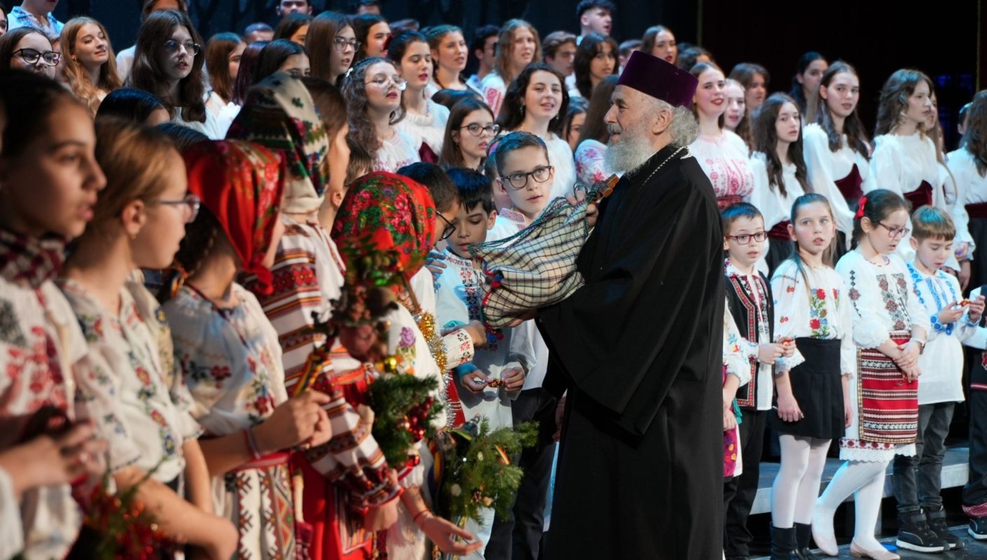 Întâmpinarea Nașterii Domnului prin colinde și filantropie la Dunărea de Jos 319141