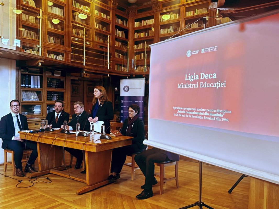 Liceenii vor învăţa „Istoria comunismului din România” 319046