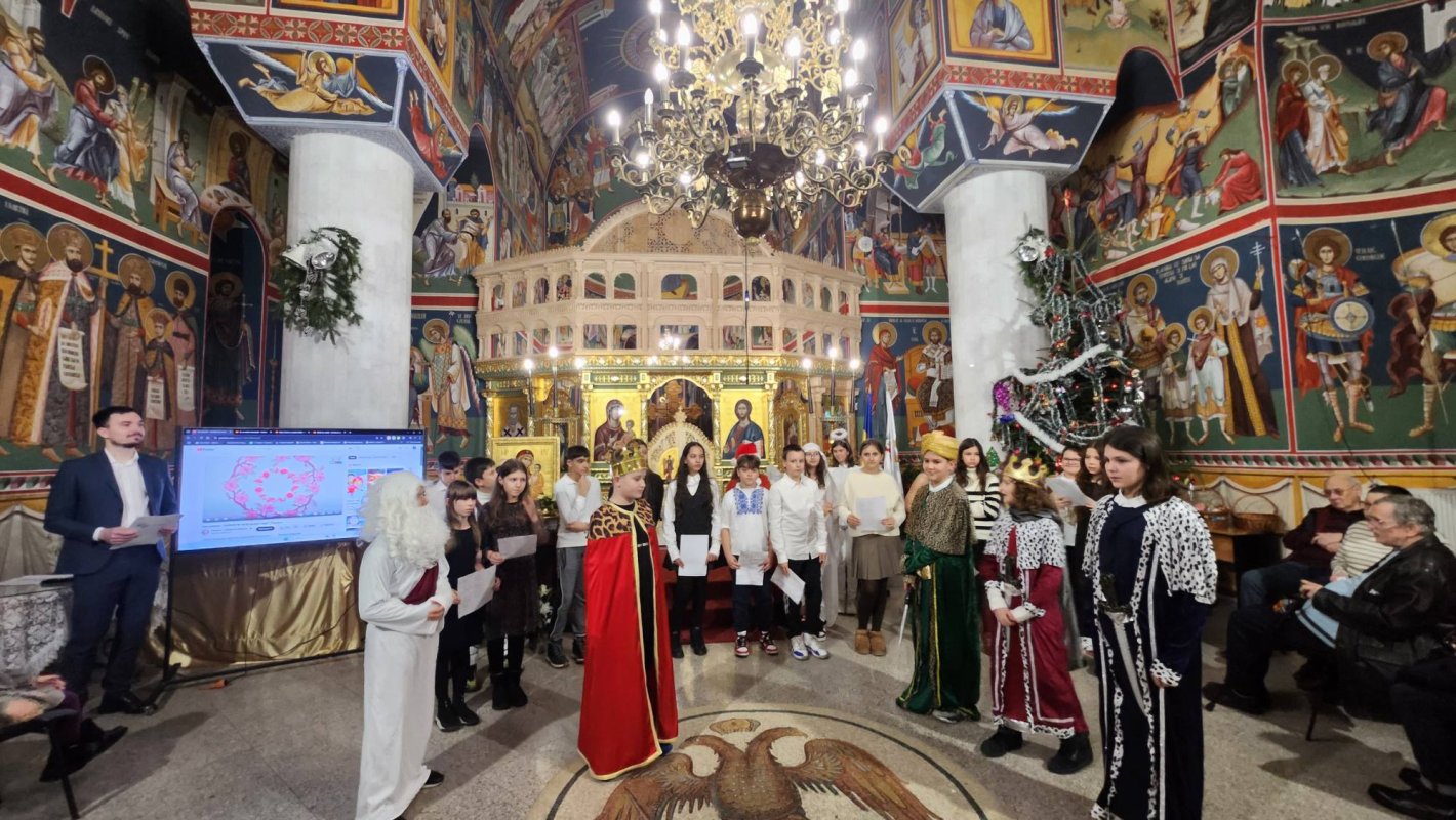 Moment artistic susținut de elevi într‑o parohie bucureșteană 319117