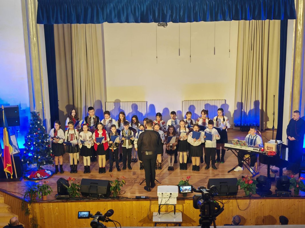 Monografie aniversară lansată la Câmpulung Muscel 319251