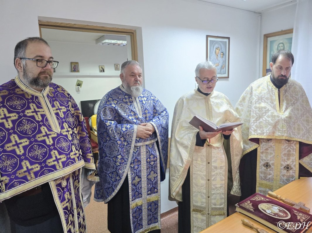 Taina Sfântului Maslu la Unitatea de Asistență Medico‑Socială din Hunedoara 319450