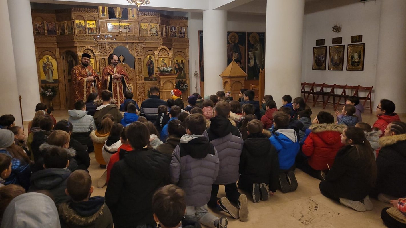 Activități caritabile desfășurate de elevi la Parohia „Sfinții Voievozi‑”Gherghiceanu 319666