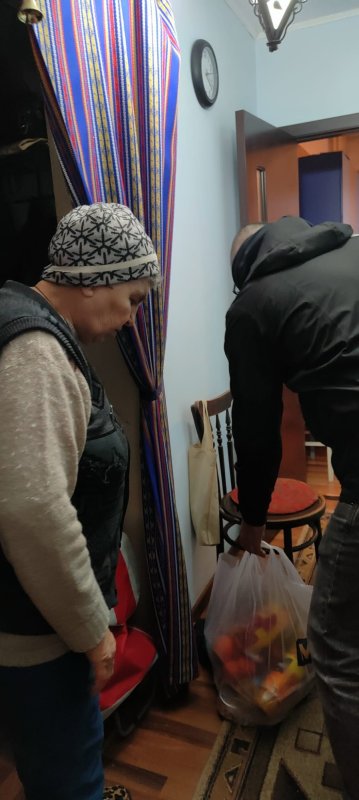 Milostenie în prag de sărbători la o parohie bucureșteană 319654