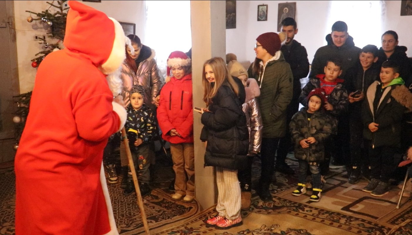 Daruri pentru 110 copii din județul Prahova  319819