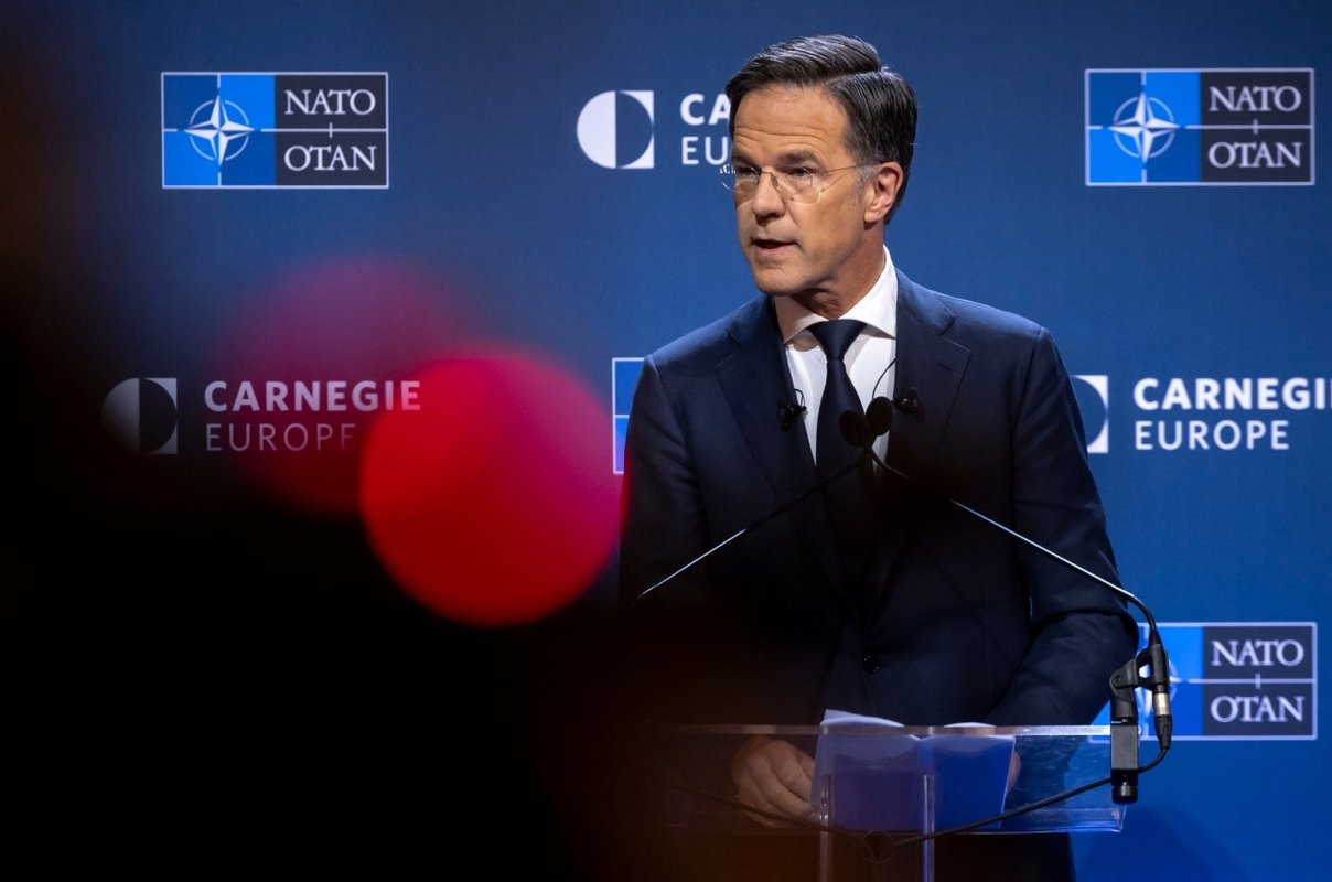 Rutte insistă pentru creșterea bugetelor militare 319682