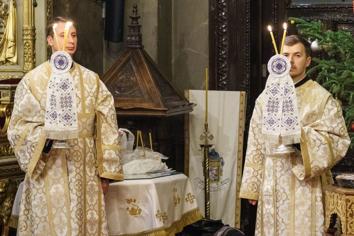 Nașterea Domnului a adunat sute de credincioși la Catedrala Mitropolitană din Iași 319916