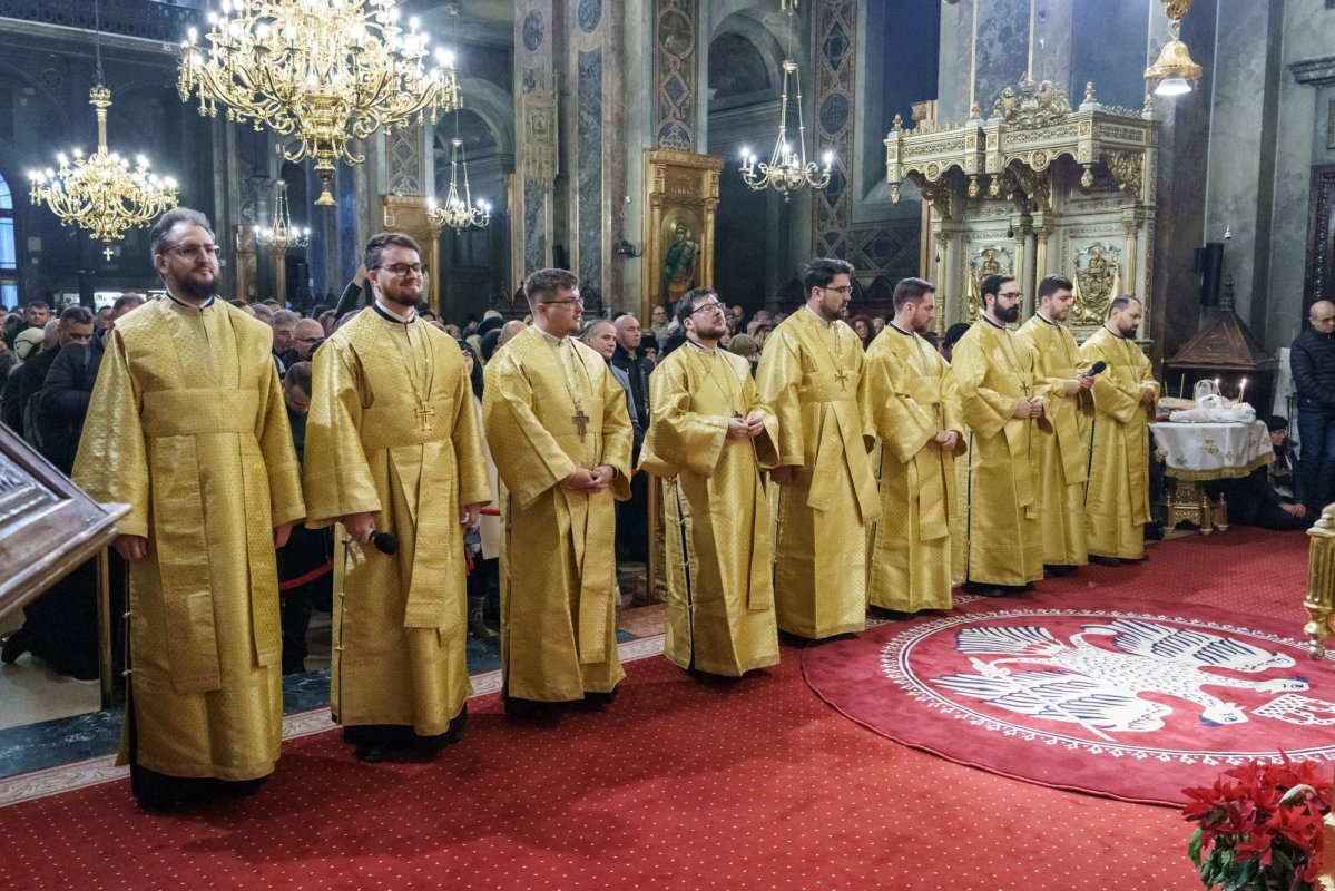 Nașterea Domnului a adunat sute de credincioși la Catedrala Mitropolitană din Iași 319919