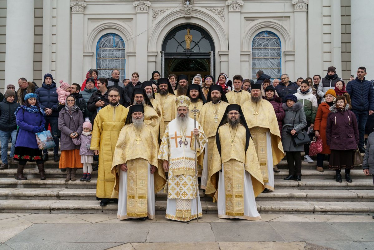 Nașterea Domnului a adunat sute de credincioși la Catedrala Mitropolitană din Iași 319920