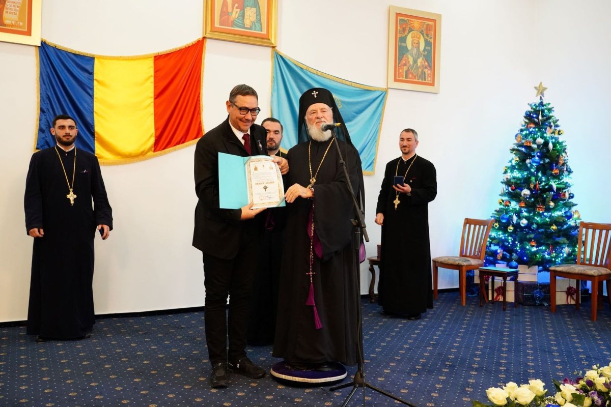 Aniversarea unui sfert de veac de arhipăstorire a Înaltpreasfințitului Părinte Nifon la Târgoviște 320018