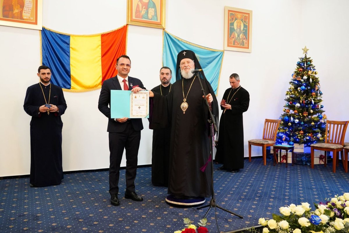 Aniversarea unui sfert de veac de arhipăstorire a Înaltpreasfințitului Părinte Nifon la Târgoviște 320019